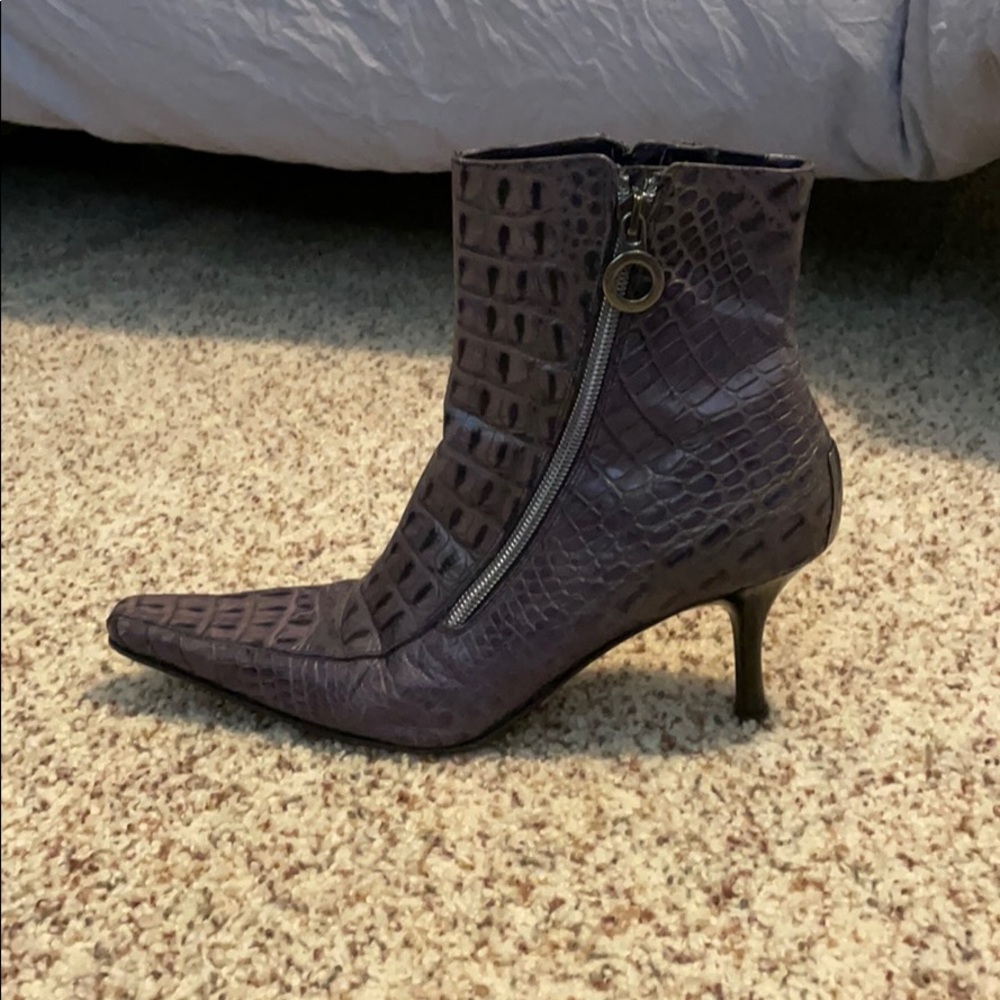 Donald J Pliner boots